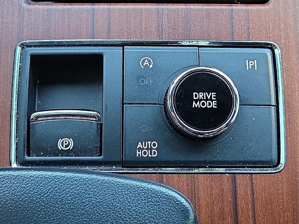 used 2024 Lincoln Navigator L car, priced at $71,767