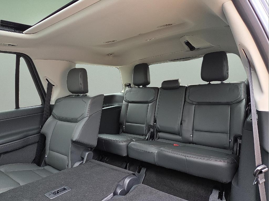 new 2025 Ford Expedition car, priced at $69,988