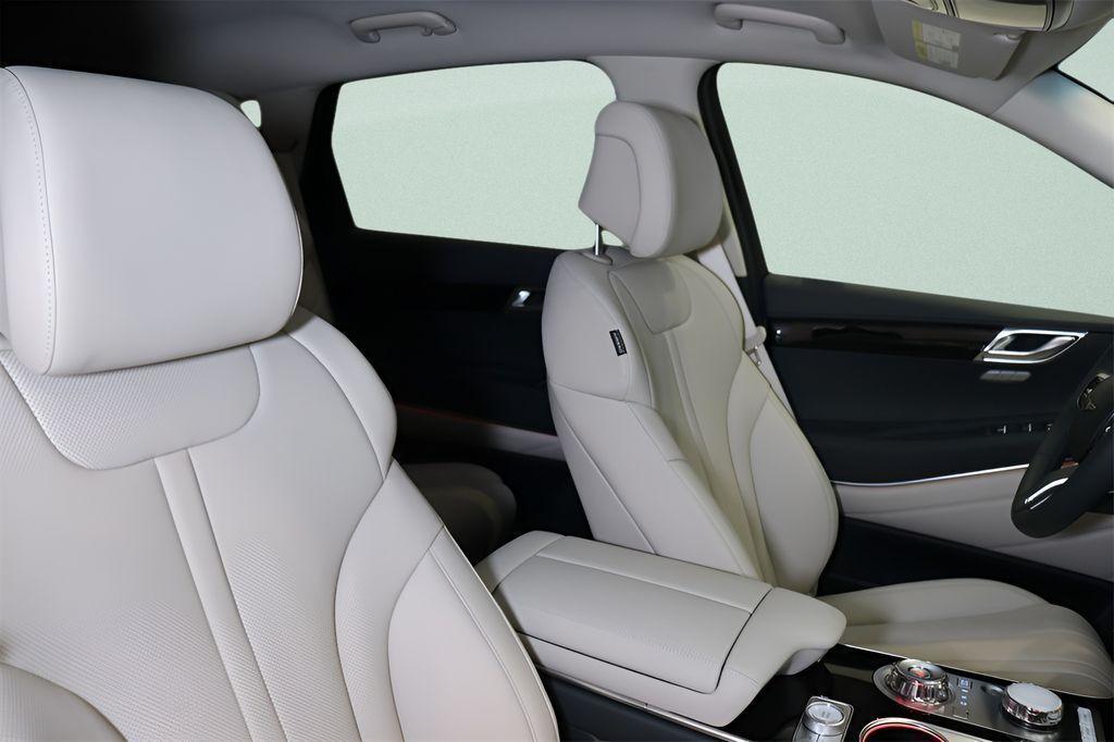 used 2025 Genesis GV80 car, priced at $52,000