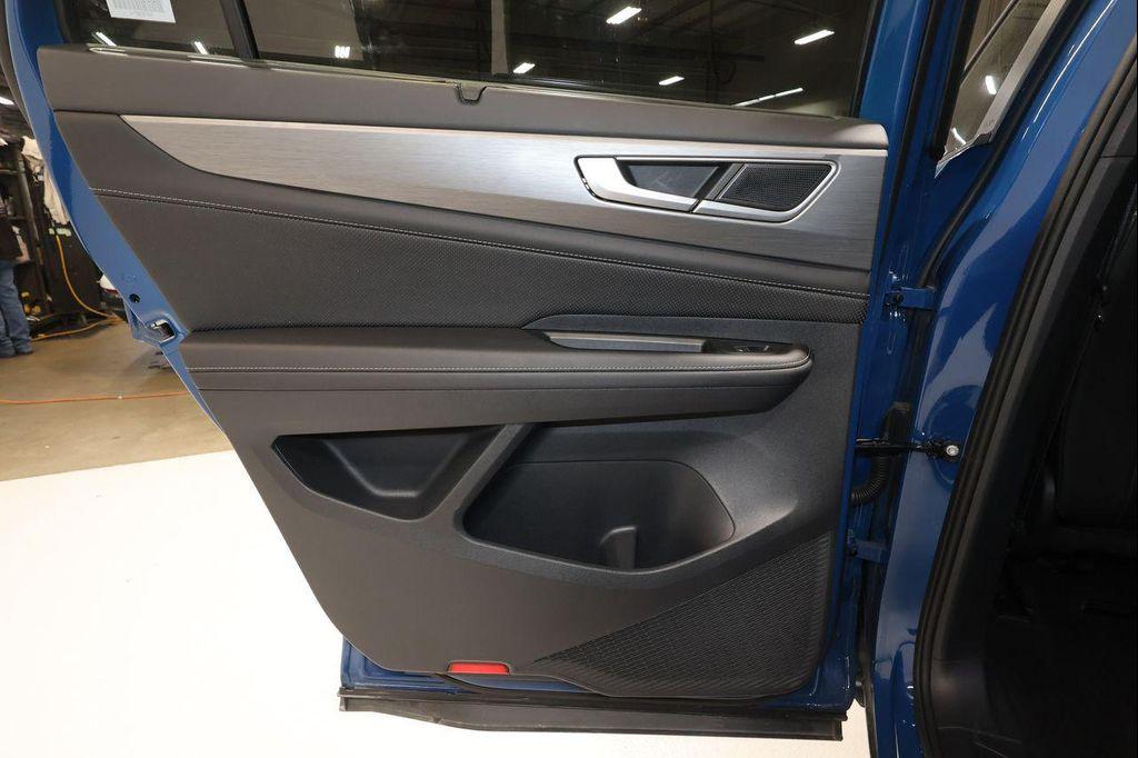 used 2025 Volkswagen Atlas Cross Sport car, priced at $32,985