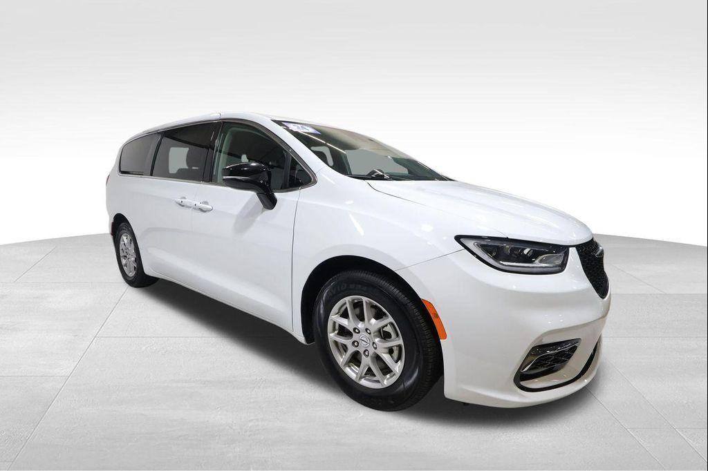 used 2024 Chrysler Pacifica car, priced at $27,773