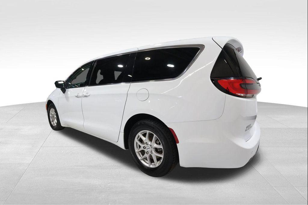 used 2024 Chrysler Pacifica car, priced at $27,773