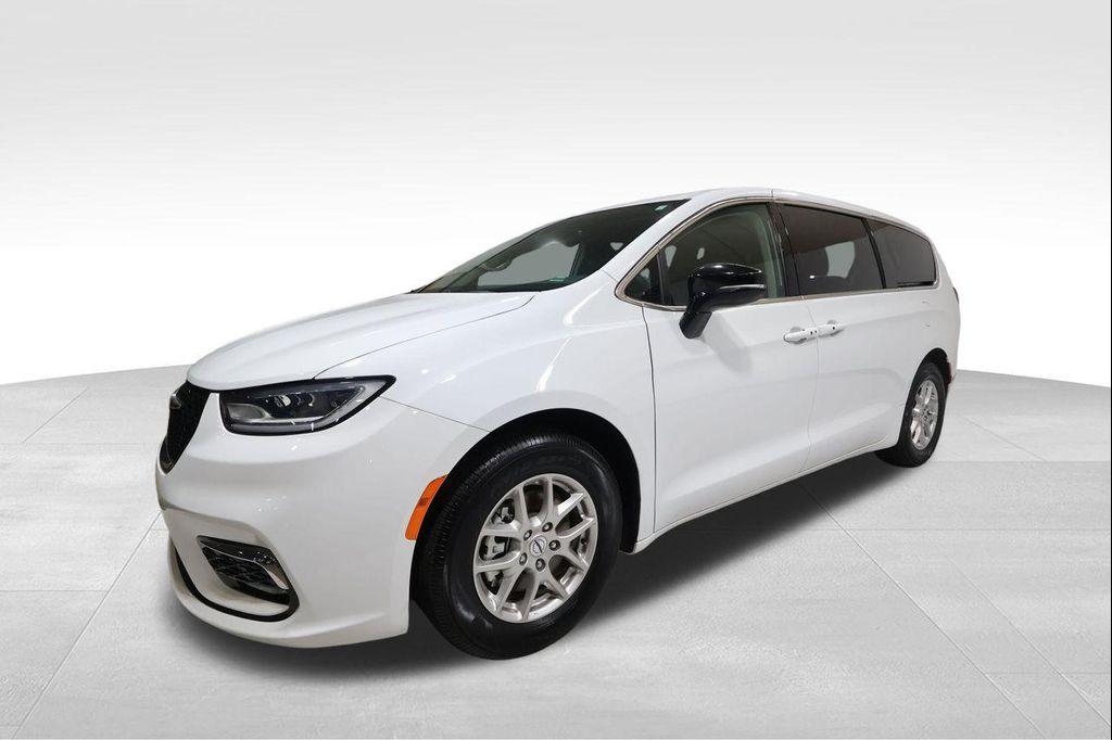 used 2024 Chrysler Pacifica car, priced at $27,773
