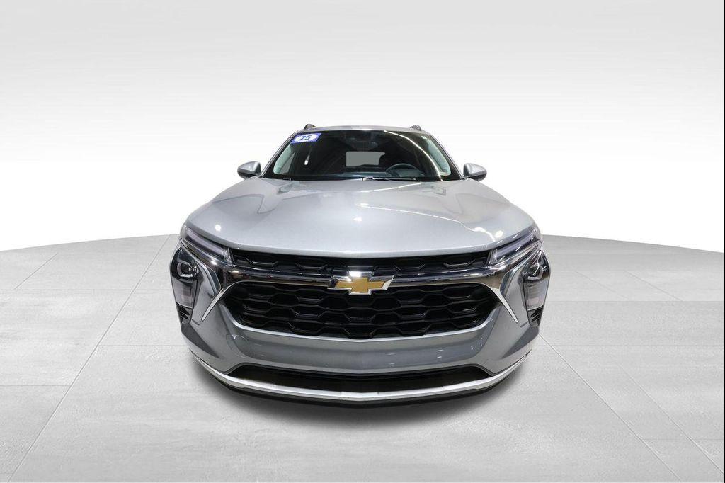 used 2025 Chevrolet Trax car, priced at $21,490