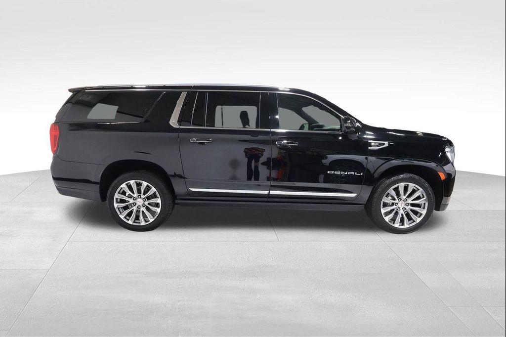 used 2021 GMC Yukon XL car, priced at $43,099