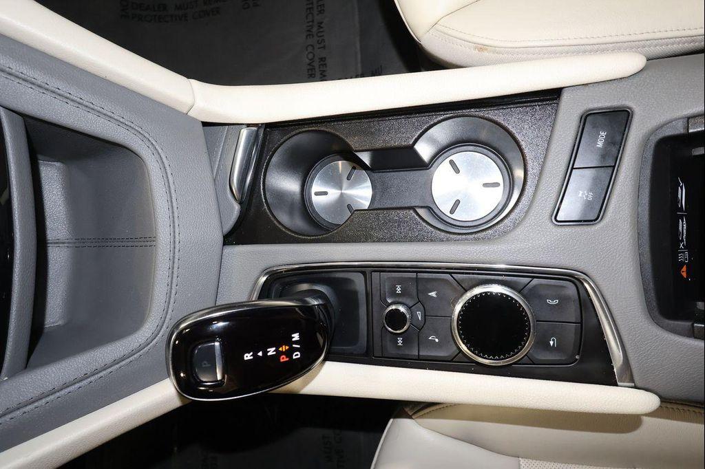 used 2024 Cadillac XT6 car, priced at $39,075