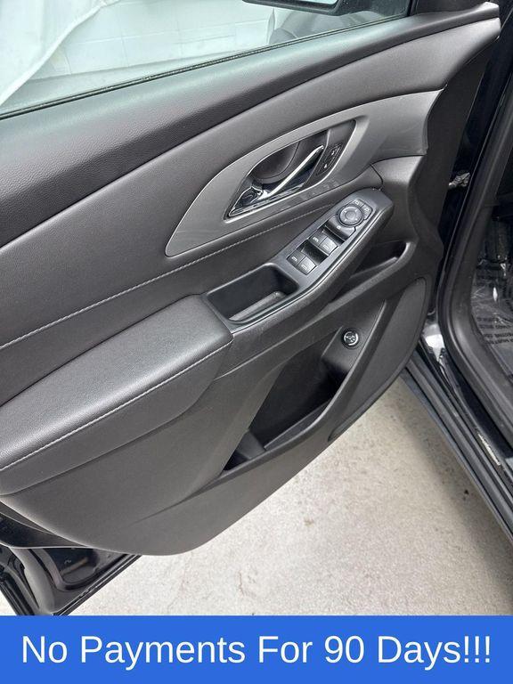 used 2022 Chevrolet Traverse car, priced at $21,998