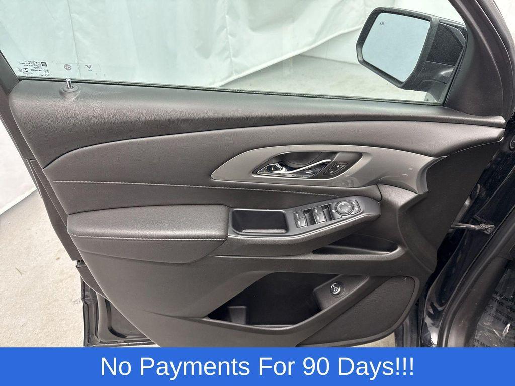 used 2022 Chevrolet Traverse car, priced at $21,998