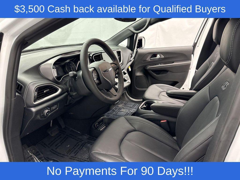 new 2026 Chrysler Pacifica car, priced at $44,685