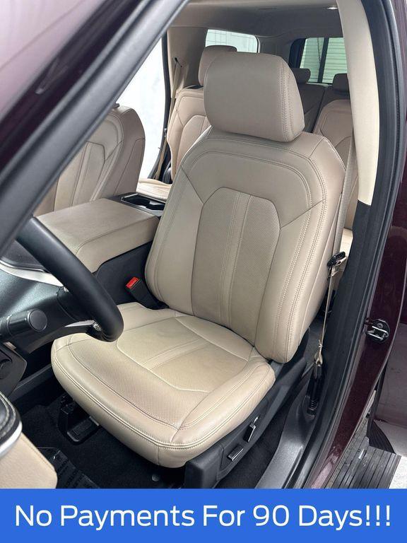 used 2024 Ford Expedition car, priced at $57,498