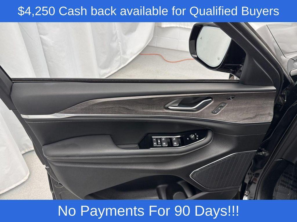 new 2025 Jeep Grand Cherokee car, priced at $56,502