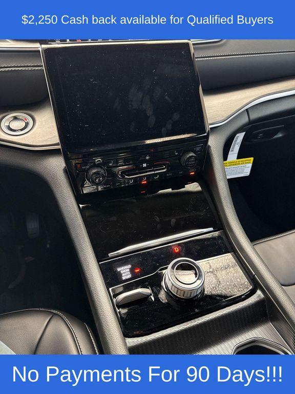new 2025 Jeep Grand Cherokee car, priced at $41,616