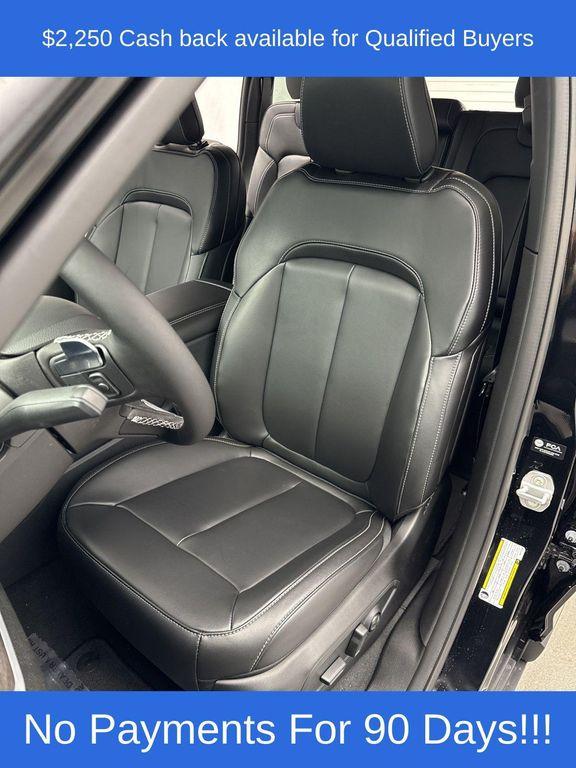 new 2025 Jeep Grand Cherokee car, priced at $41,616