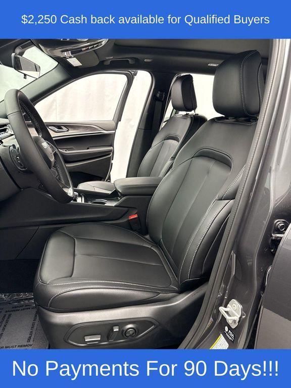 new 2025 Jeep Grand Cherokee car, priced at $47,231