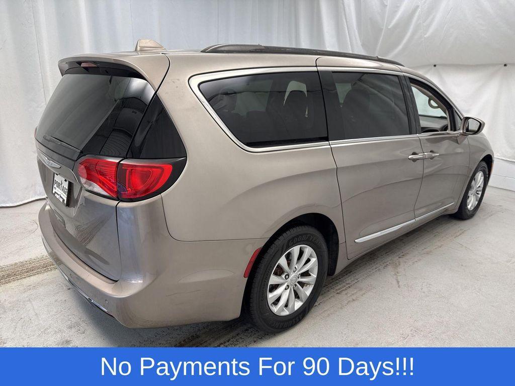 used 2017 Chrysler Pacifica car, priced at $11,998