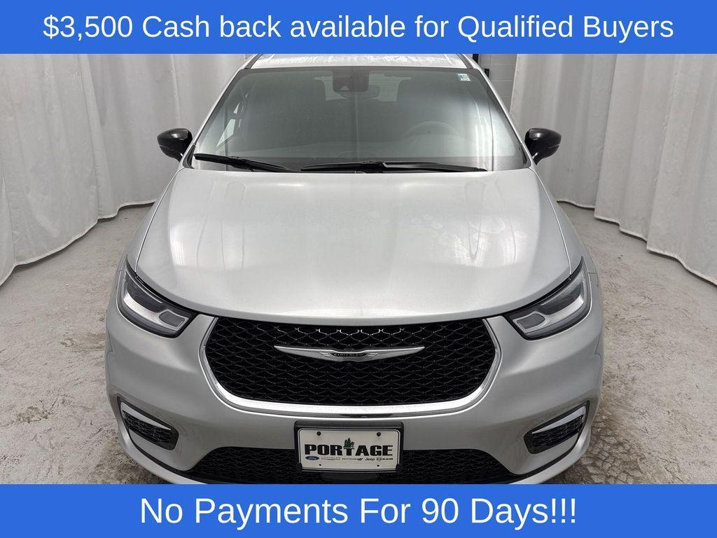 new 2026 Chrysler Pacifica car, priced at $42,229