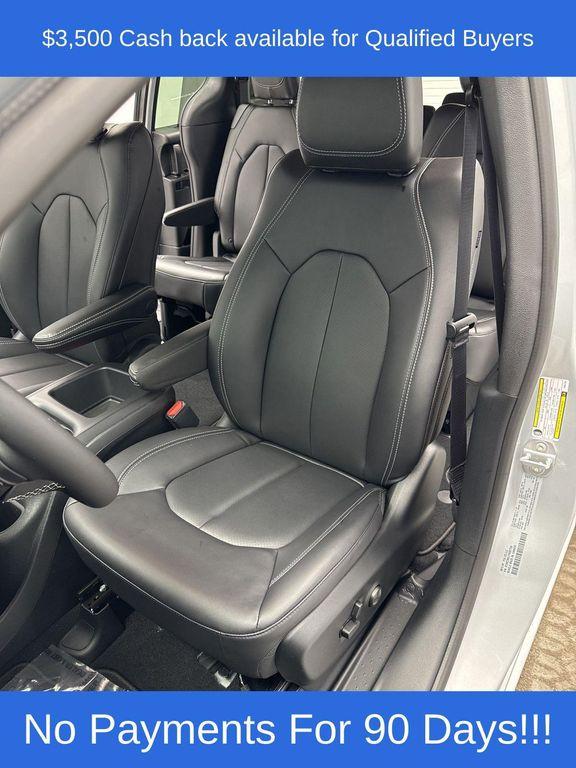 new 2026 Chrysler Pacifica car, priced at $42,229