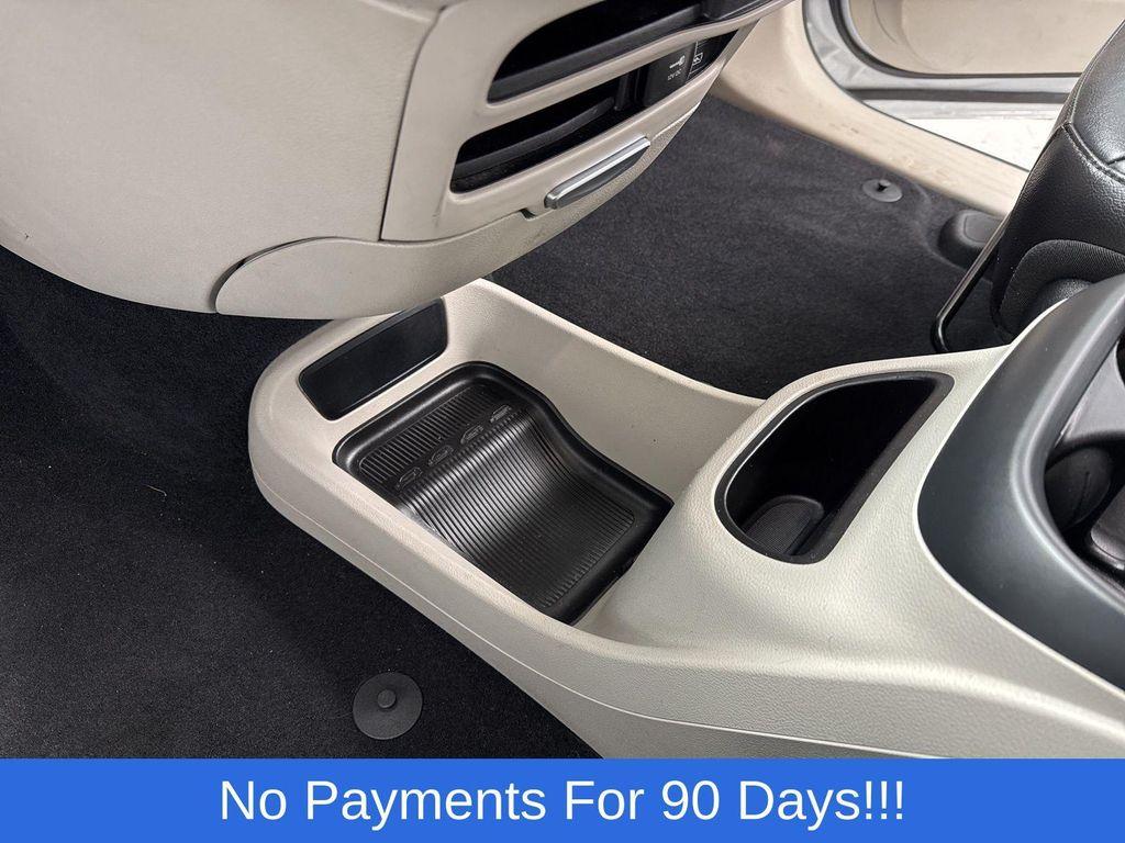 used 2022 Chrysler Pacifica Hybrid car, priced at $25,498