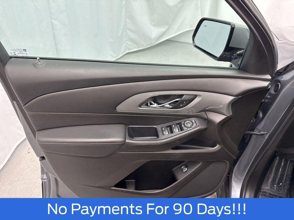 used 2021 Chevrolet Traverse car, priced at $23,498