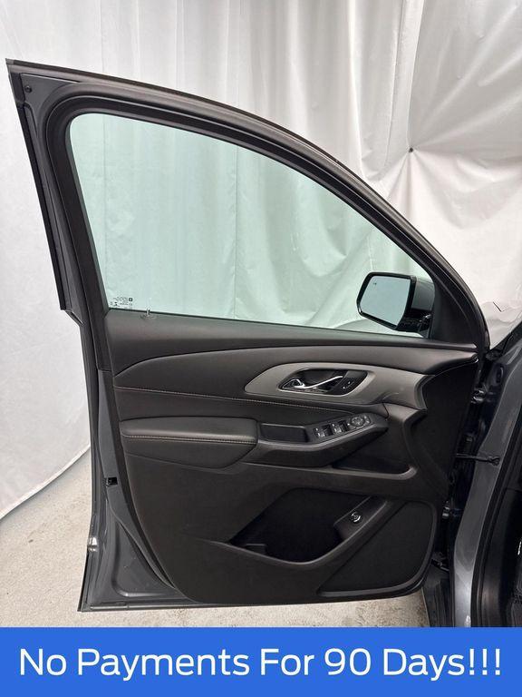 used 2021 Chevrolet Traverse car, priced at $23,498