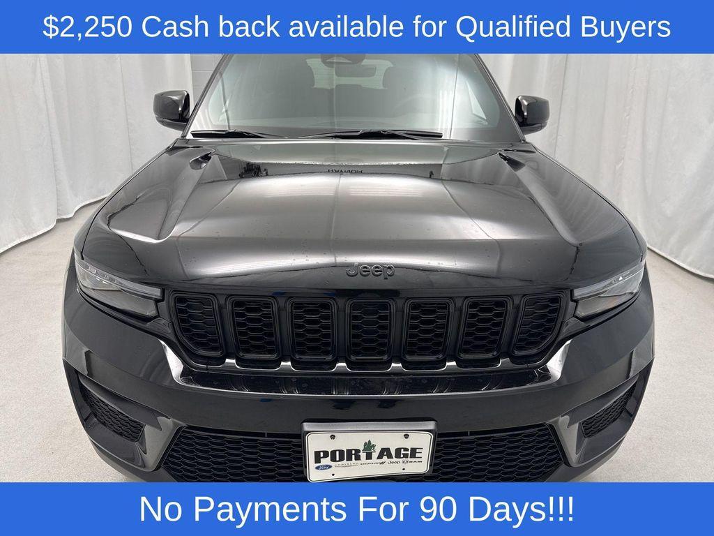 new 2025 Jeep Grand Cherokee car, priced at $42,833