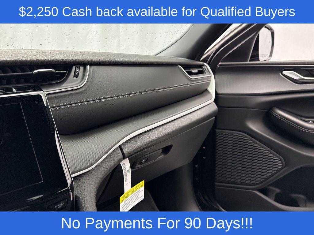 new 2025 Jeep Grand Cherokee car, priced at $41,353