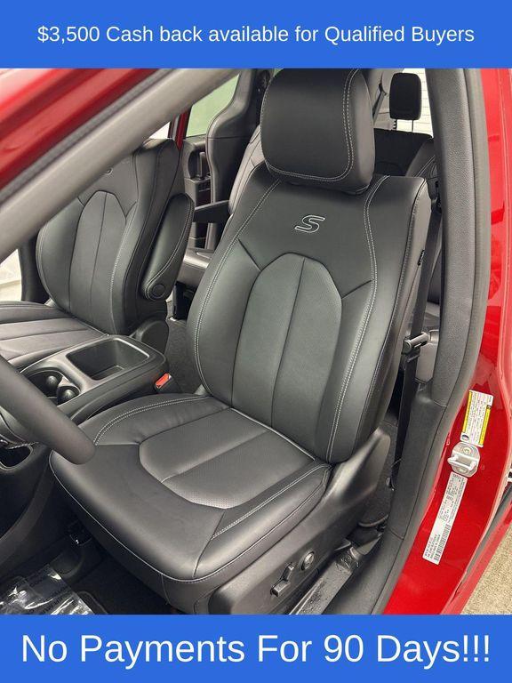 new 2026 Chrysler Pacifica car, priced at $42,121