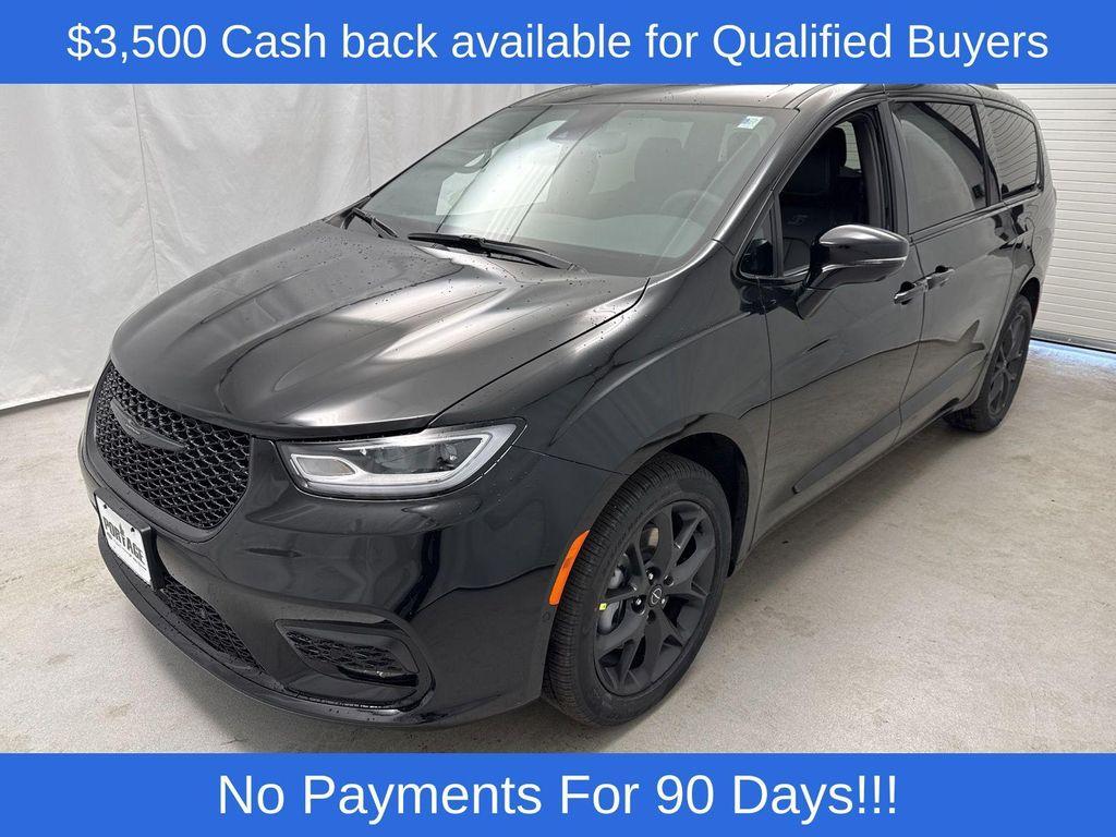 new 2026 Chrysler Pacifica car, priced at $46,014