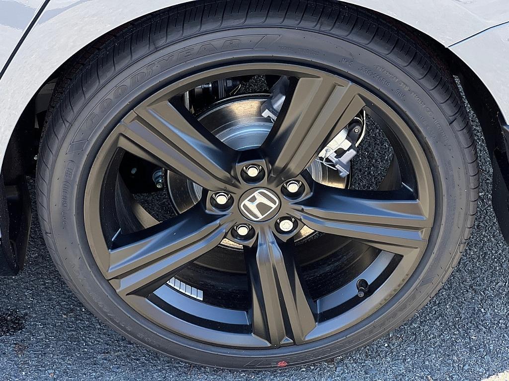 new 2025 Honda Accord Hybrid car, priced at $41,520