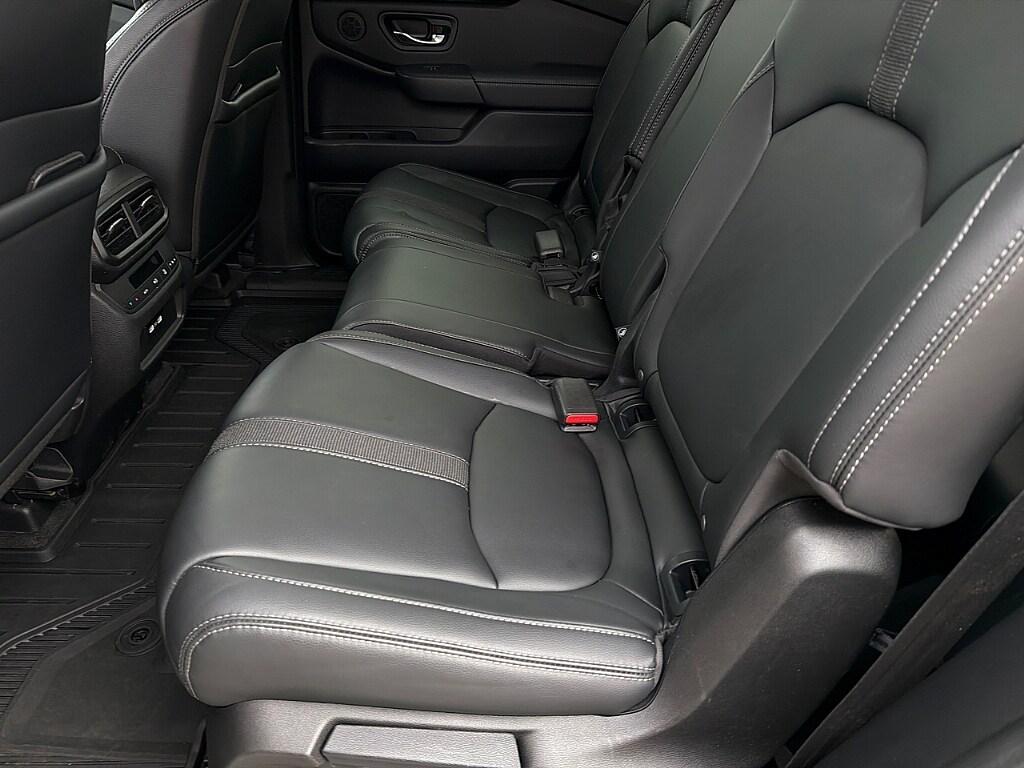 used 2023 Honda Pilot car, priced at $35,743