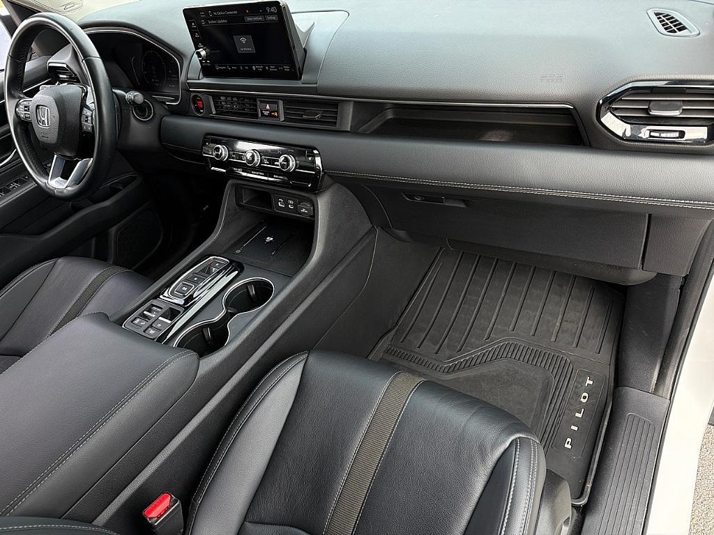 used 2023 Honda Pilot car, priced at $35,743