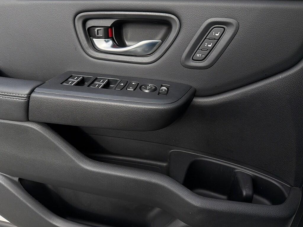 used 2023 Honda Pilot car, priced at $35,743