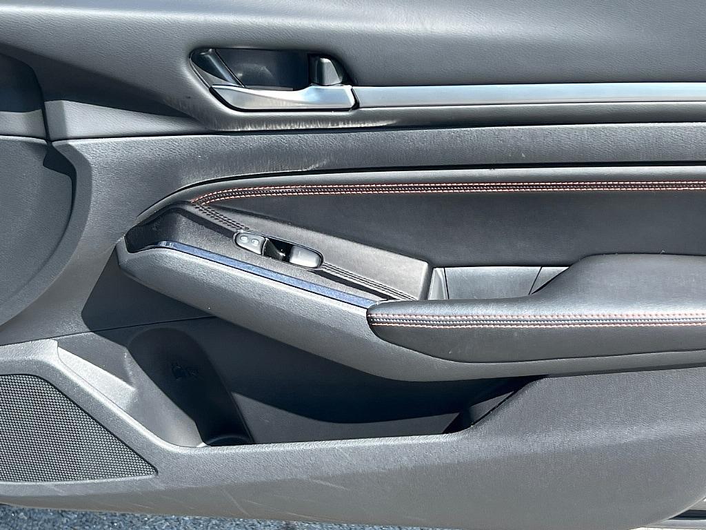 2023 Gun Metallic Nissan Altima