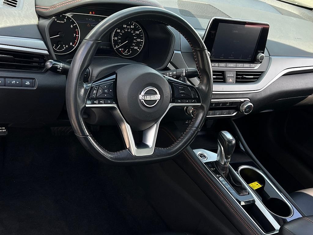 2023 Gun Metallic Nissan Altima