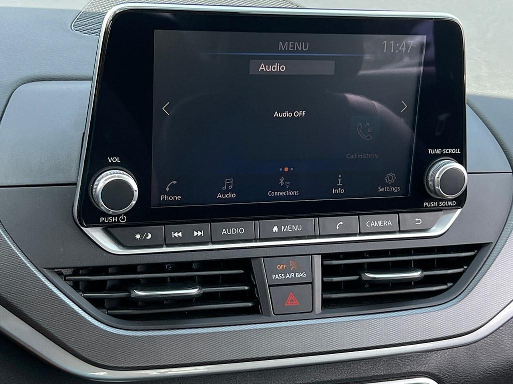 2023 Gun Metallic Nissan Altima