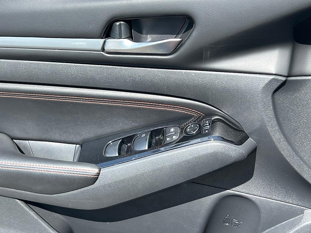 2023 Gun Metallic Nissan Altima