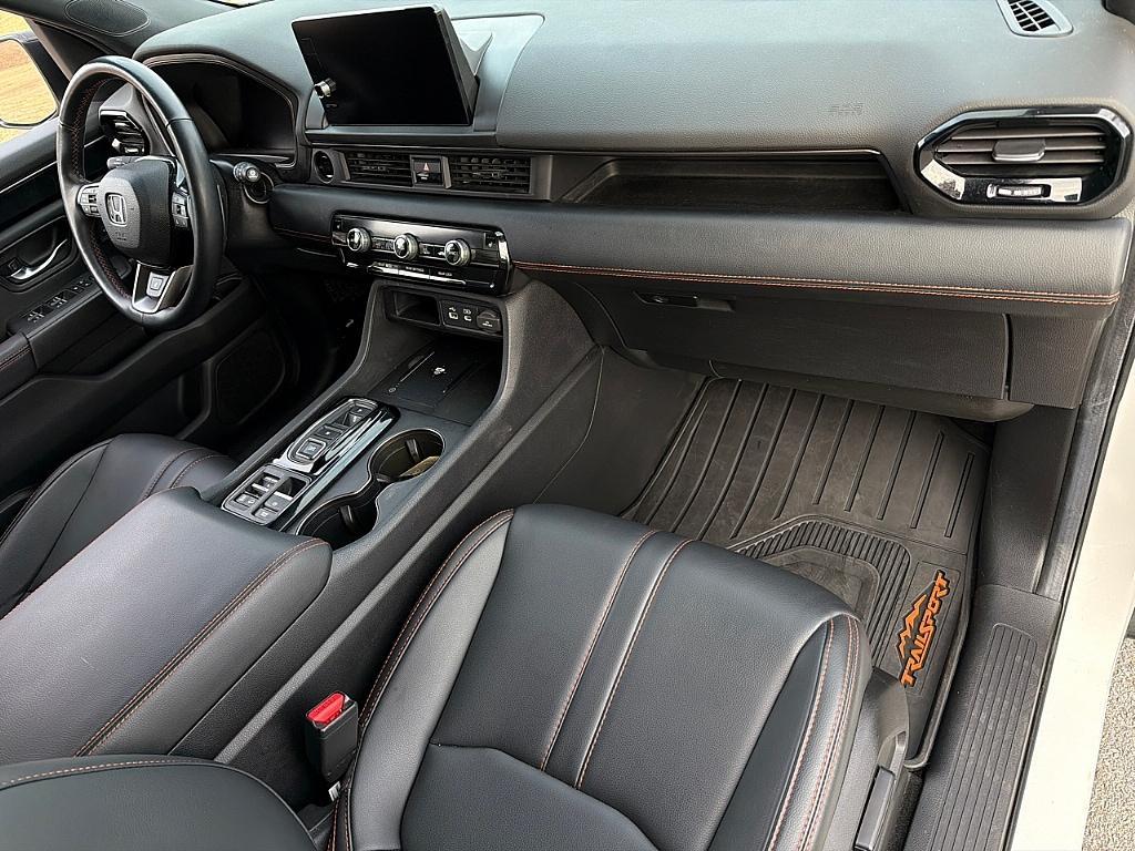 used 2025 Honda Pilot car, priced at $43,687