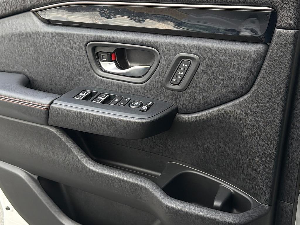 used 2025 Honda Pilot car, priced at $43,687