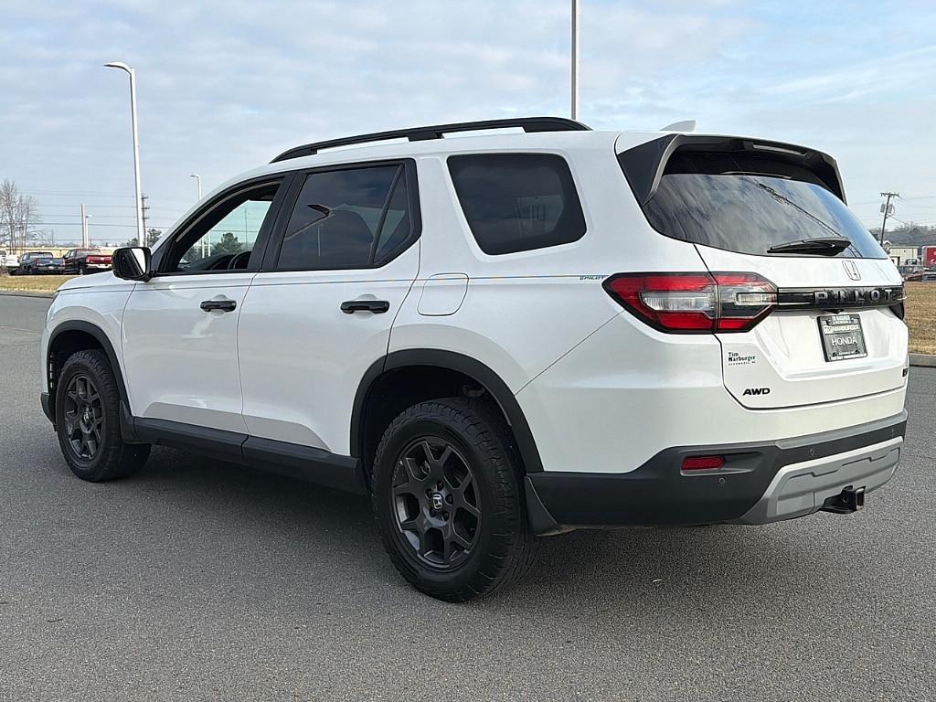 used 2025 Honda Pilot car, priced at $43,687