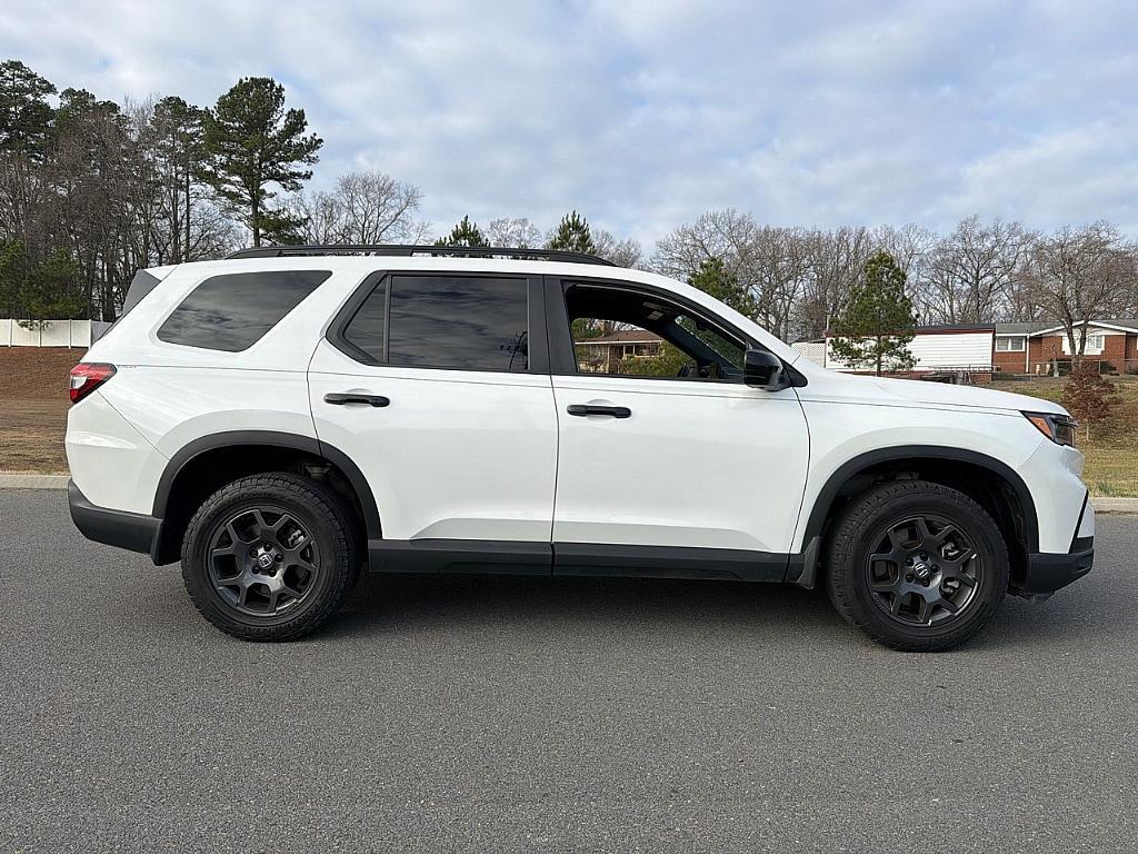 used 2025 Honda Pilot car, priced at $43,687