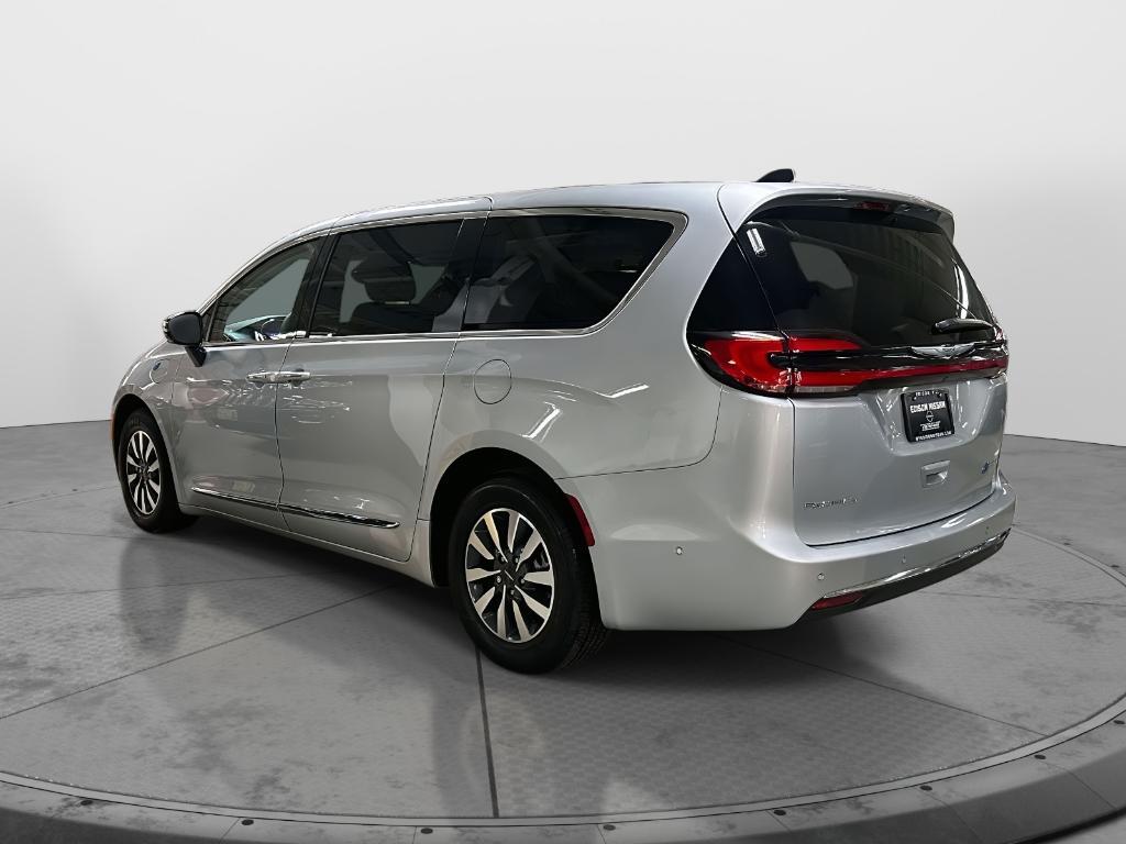used 2023 Chrysler Pacifica Hybrid car, priced at $32,523