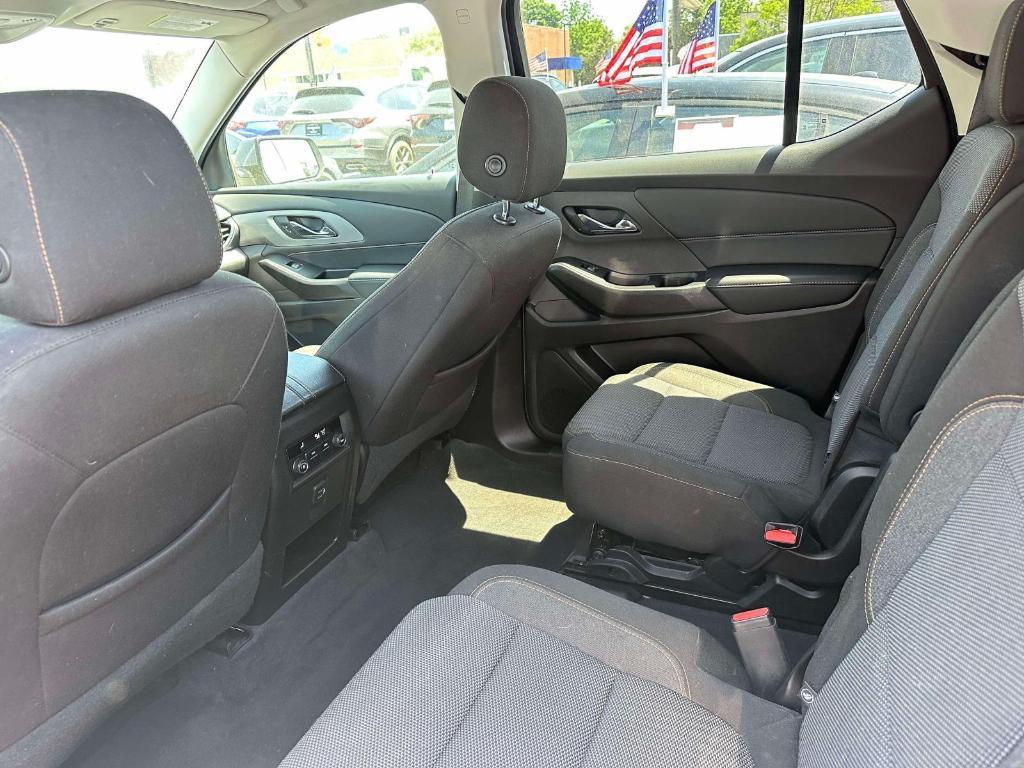 used 2021 Chevrolet Traverse car, priced at $18,990