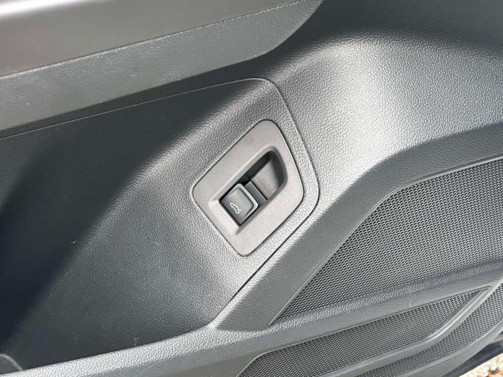 used 2023 Volkswagen Atlas Cross Sport car, priced at $29,990