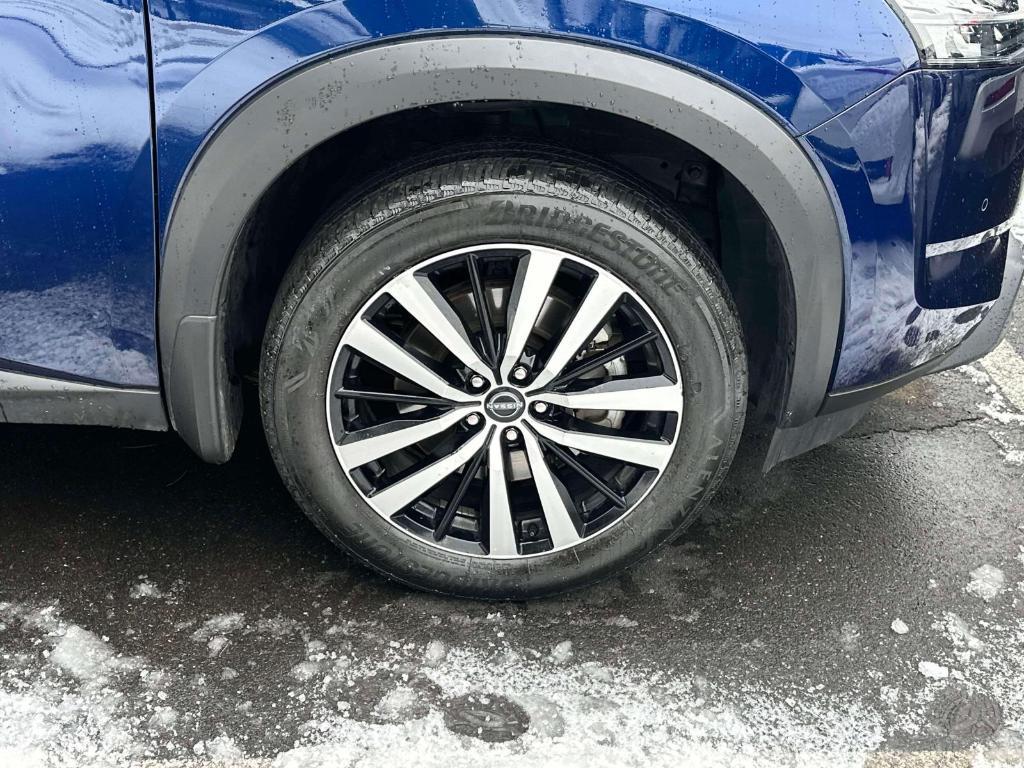 used 2024 Nissan Pathfinder car, priced at $35,991