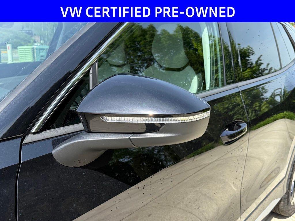 used 2025 Volkswagen Tiguan car, priced at $31,498