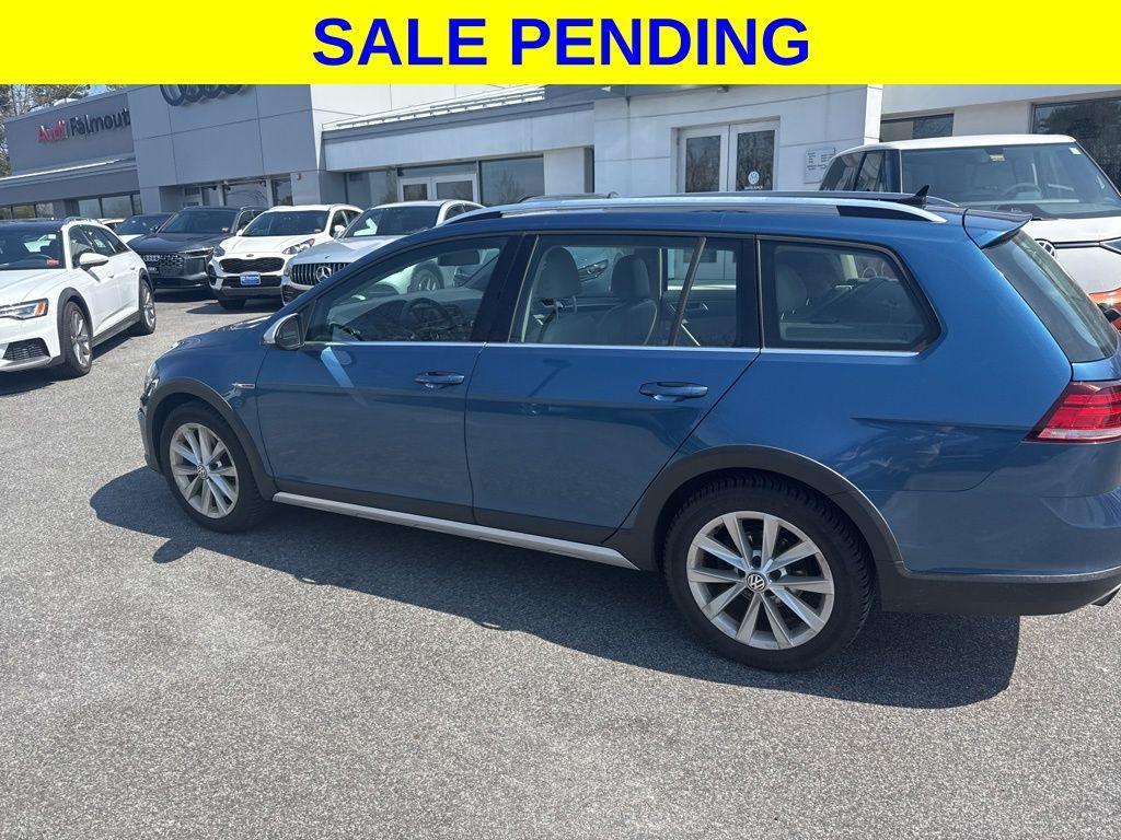 used 2019 Volkswagen Golf Alltrack car, priced at $21,164