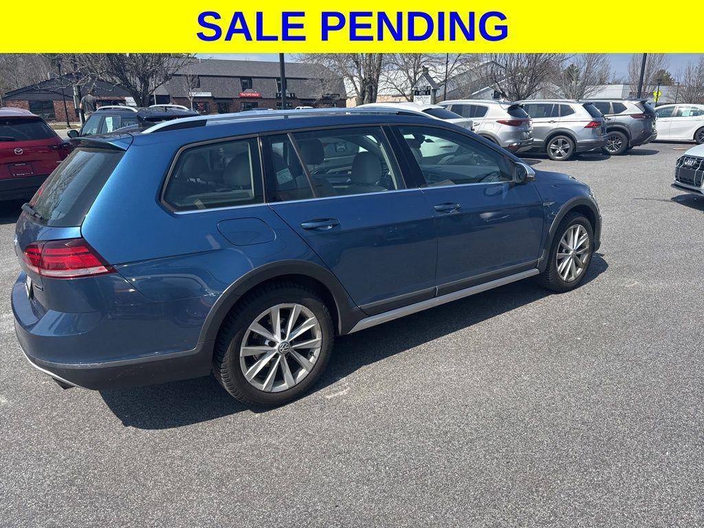 used 2019 Volkswagen Golf Alltrack car, priced at $21,164