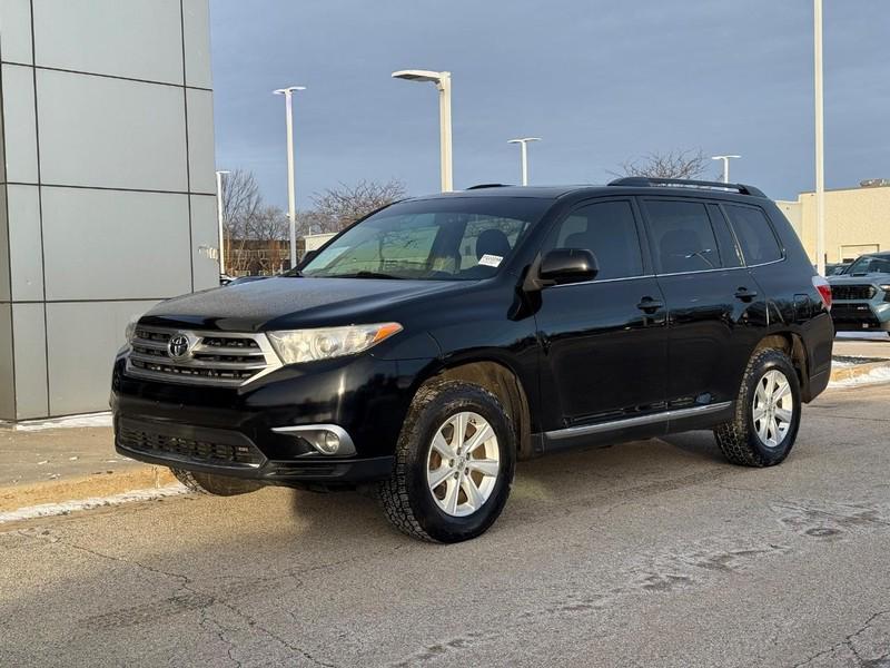 used 2013 Toyota Highlander car, priced at $10,998