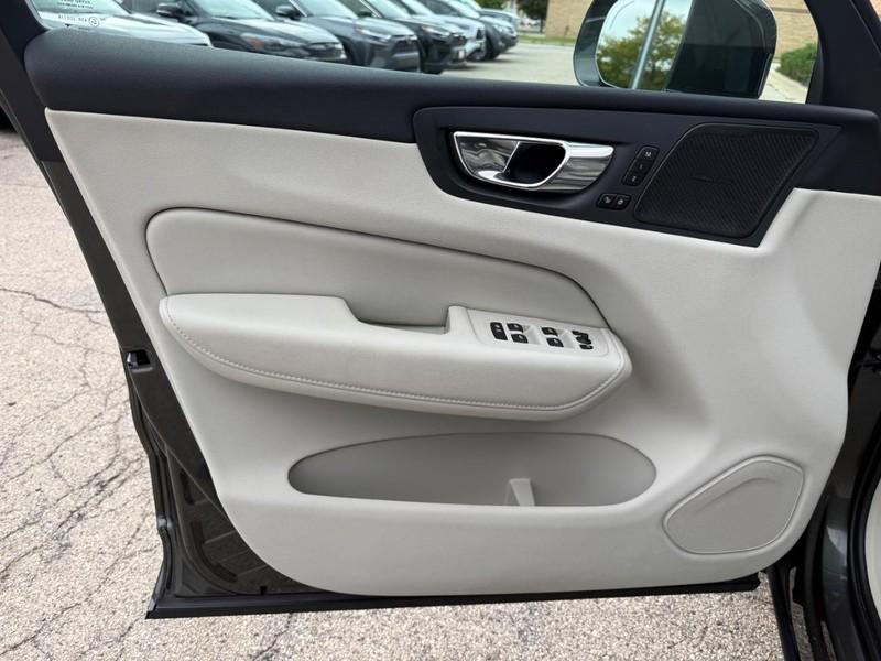 used 2019 Volvo XC60 car, priced at $22,075