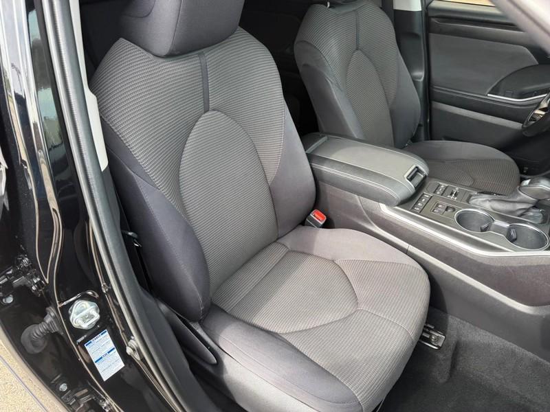 used 2021 Toyota Highlander car, priced at $27,497
